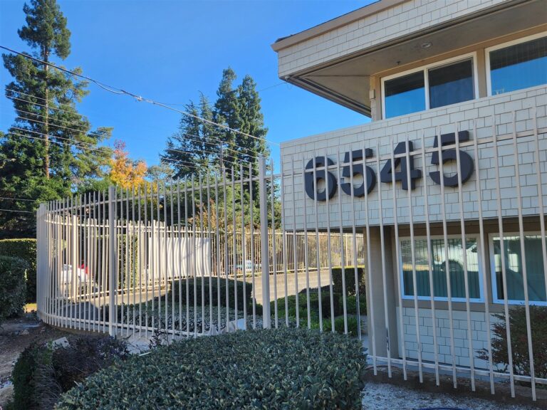 Commercial fence repair in Sacramento